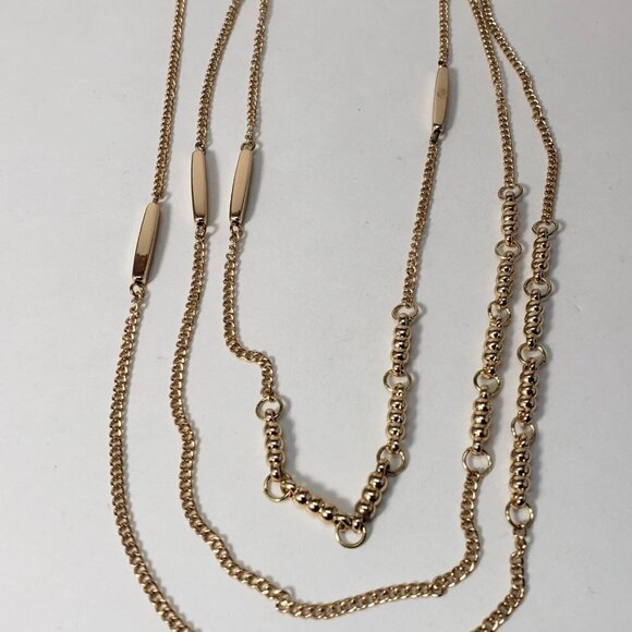 GUESS Stylish Polished Gold tone Layered Necklace - Women's Fashion - 22"+3.5" - Picture 6 of 8